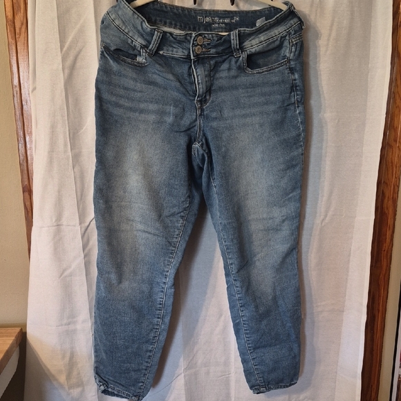 Mossimo Supply Co. Denim - Mossimo Supply Co. Light Blue Relaxed Boyfriend Jeans